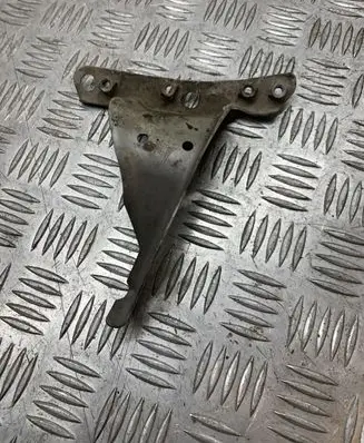 Audi A4 S4 B7 8E 8H Fender mounting bracket 8E0821136A