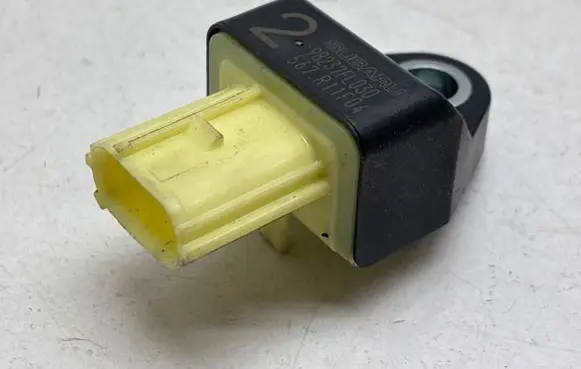 Subaru XV II Airbag deployment crash/impact sensor 98237FL030 567R11F04