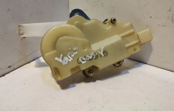 Toyota Yaris Tailgate boot lock/latch motor 040916