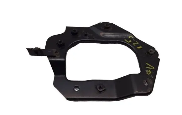 Toyota Avensis T270 Air filter cleaner box bracket assembly 177710R020