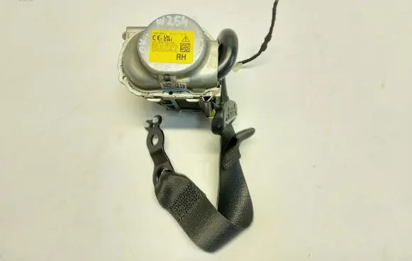 Mercedes-Benz GLC C254 Rear seatbelt 