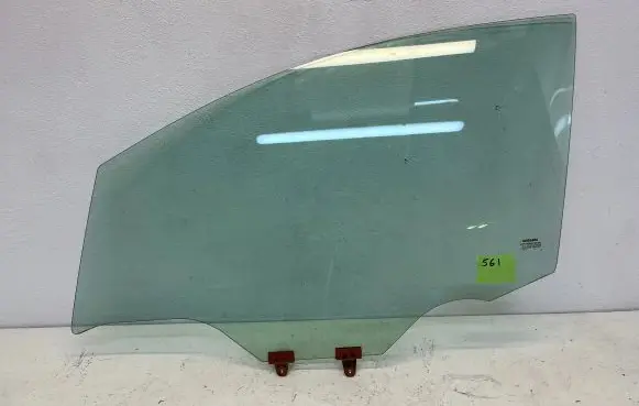 Nissan Leaf I (ZE0) Front door window glass four-door 43R00011