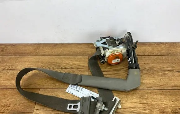 Ford F150 Front seatbelt FL3B18612D65ASPI FL3B18612D65AS