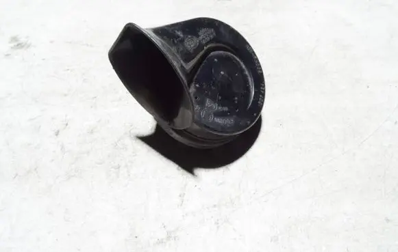 Audi A4 S4 B6 8E 8H Horn signal 8E0951223