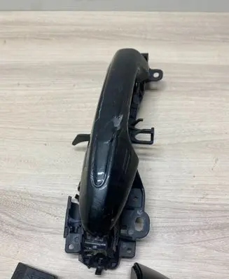 Toyota RAV 4 (XA40) Front door handle cover 