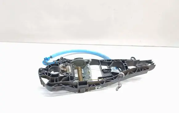 BMW 2 F46 Front door exterior handle/bracket 7401209
