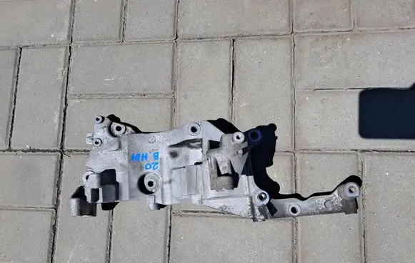 Citroen C4 Grand Picasso Generator/alternator bracket 9804333180