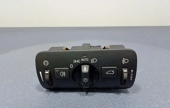 Volvo V40 Light switch 31443833