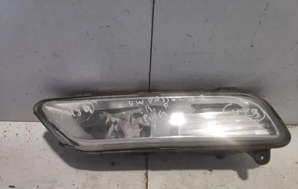 Volkswagen PASSAT B7 Front fog light A047358