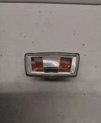 Opel Corsa E Front fender indicator light 13252455 13252456
