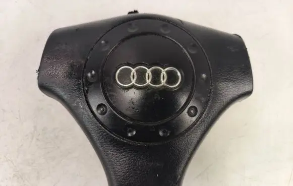 Steering wheel airbag