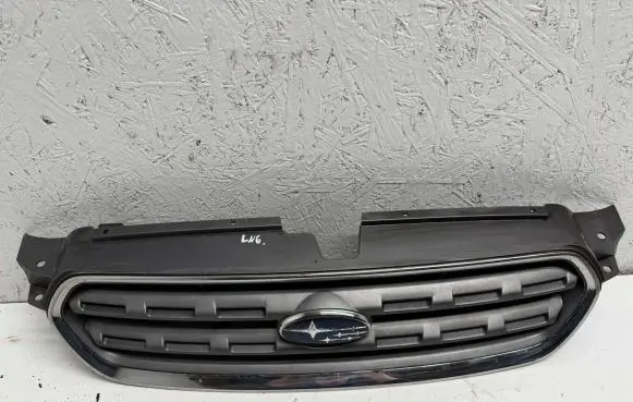 Subaru Outback Front bumper upper radiator grill