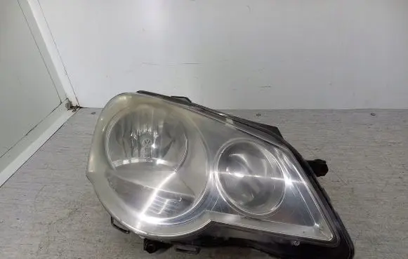 Volkswagen Polo IV 9N3 Headlight/headlamp 