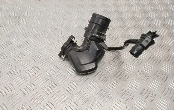 Volkswagen PASSAT B8 Coolant pipe/hose 04E129656