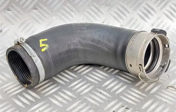 Volvo XC40 Intercooler hose/pipe 32224398