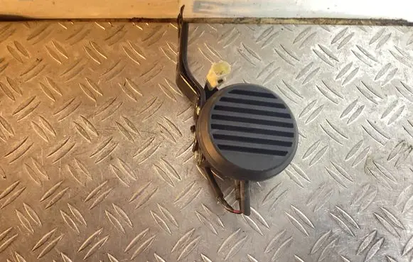 Toyota Prius+ (ZVW40) Alarm system siren 8689004910