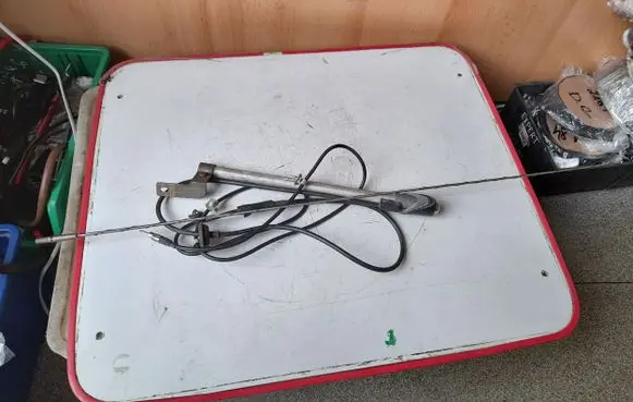 Ford C-MAX I Aerial GPS antenna