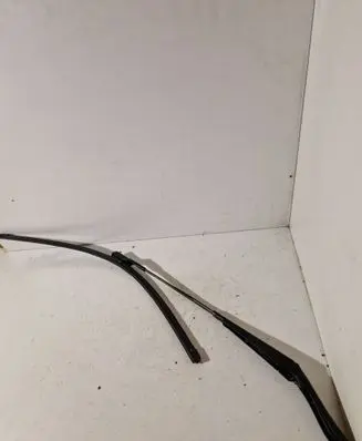 Volvo XC60 Front wiper blade arm 30753525