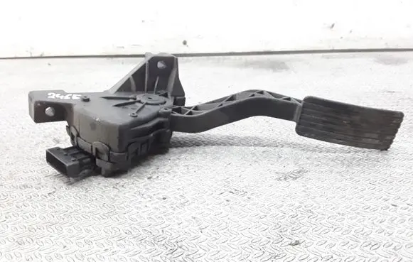 Mitsubishi Colt Accelerator throttle pedal A4543000304