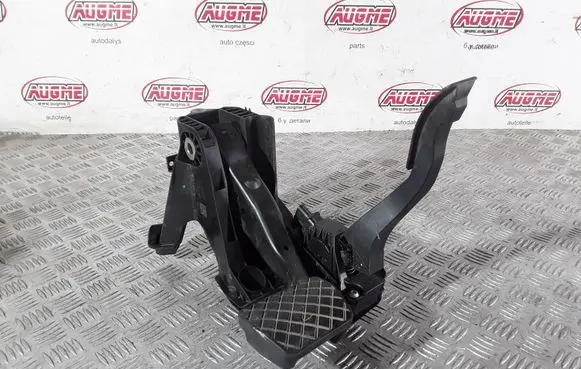 Volkswagen Tiguan Pedal assembly 5Q1723503J 5Q1723058