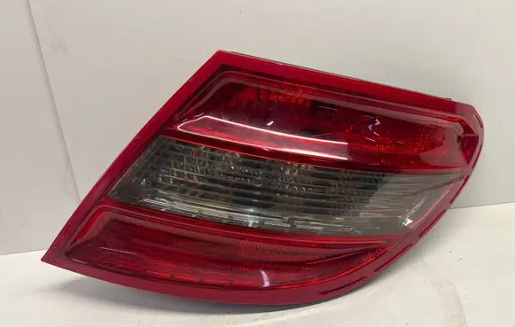 Mercedes-Benz C W204 Rear/tail lights 2048203064