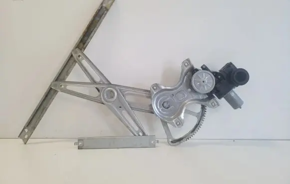 Toyota Hilux (AN120, AN130) Front door window regulator with motor AE0620203731 857100K190