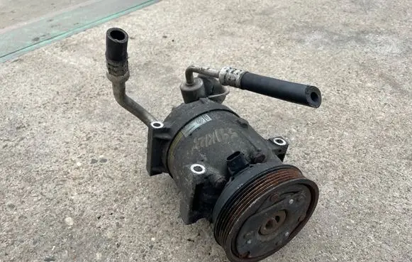 Renault Laguna I Air conditioning (A/C) compressor (pump) 1135321