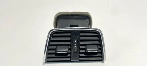 Rear air vent grill