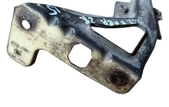 Skoda Octavia Mk1 (1U) Fender mounting bracket 1U0821142