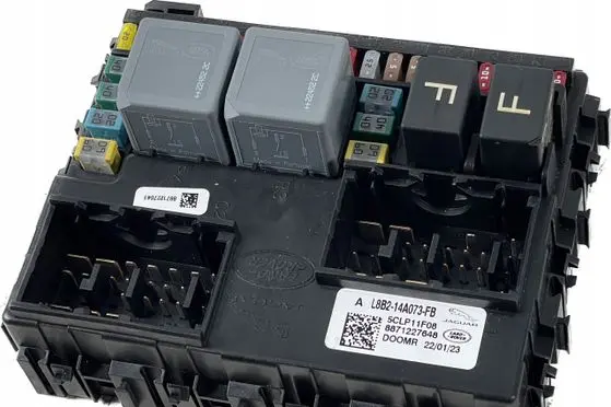 AC 428 Fuse box set L8B214A073FB