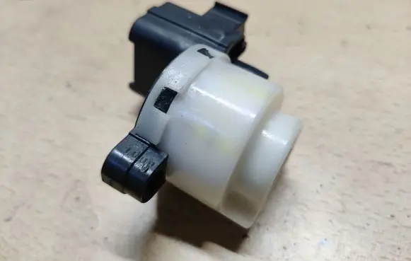 Mitsubishi Space Star Ignition lock contact 