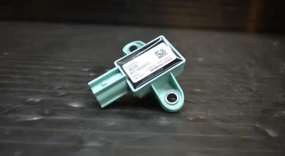 Audi A4 S4 B8 8K Airbag deployment crash/impact sensor 8K0955557C