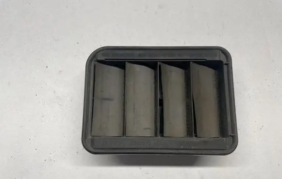 BMW 2 F46 Quarter panel pressure vent 2553863