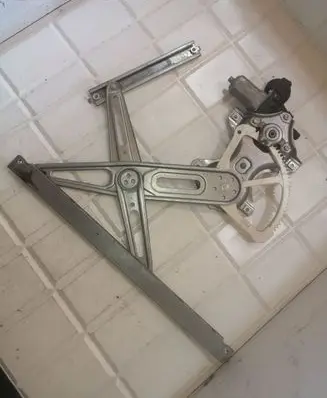 Toyota Yaris Front door window regulator with motor 857100D100 973582100