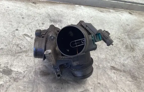 Mazda 3 I Throttle valve 9655971880 25352157 PA6761GF60