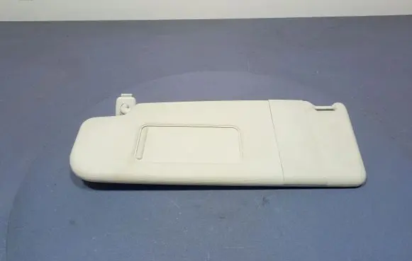 Volkswagen PASSAT CC Sun visor