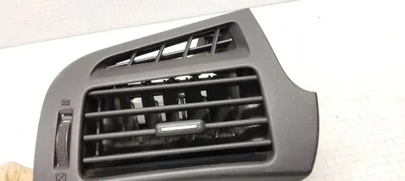 Toyota Verso Dashboard side air vent grill/cover trim 556600F020 20042 20033