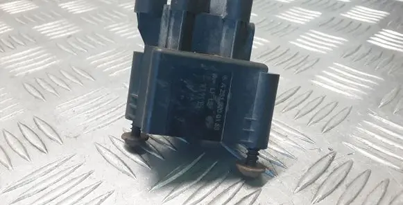 Mercedes-Benz E W212 Air suspension valve block A2513200158