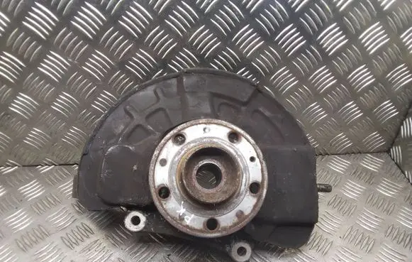 Volvo V70 Front wheel hub 9461943