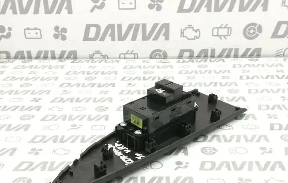 SsangYong Korando Electric window control switch 72250-09010