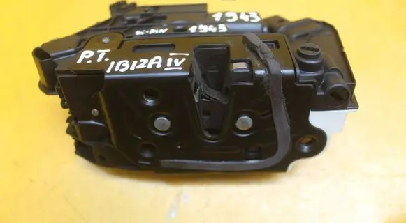 Seat Ibiza IV (6J,6P) Rear door lock 6J0839016F