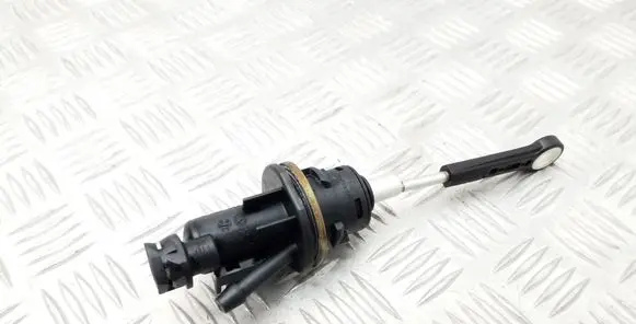 Audi A5 Sportback 8TA Clutch master cylinder 8K2721401E