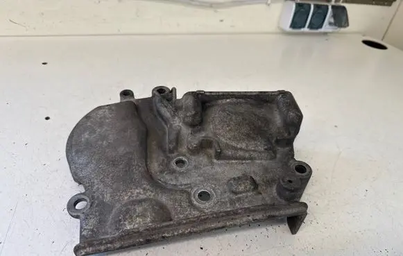 Opel Vivaro Timing chain cover 115801
