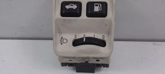 Jaguar S-Type Fuel tank opening switch 