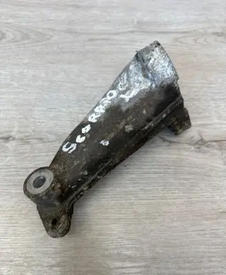 Ford Scorpio Engine mounting bracket 87WF6030AA 033682