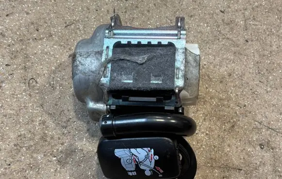 Audi Q7 4M Third row seat belt 4M0857812B