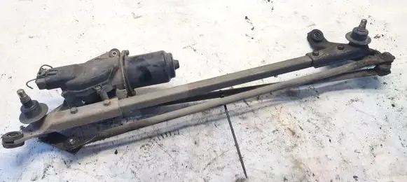 Honda CR-V Front wiper linkage and motor
