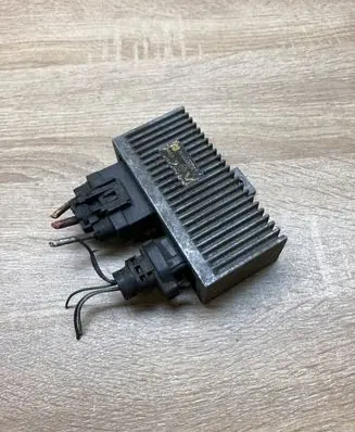 Renault Megane I Glow plug pre-heat relay 7700100703