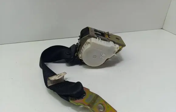 BMW 5 E60 E61 Rear seatbelt 33005876