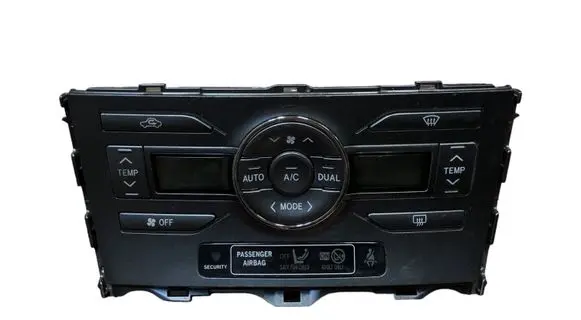 Toyota Auris 150 Climate control unit 5590002220B 8D1061101